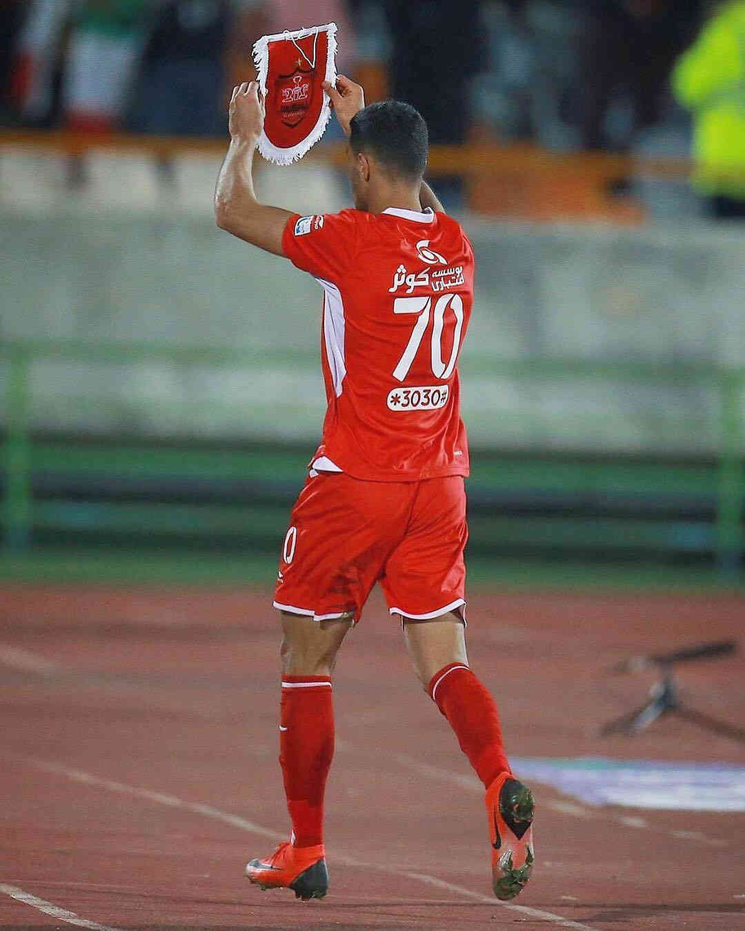 علیپور و پرچم زیبای پرسپولیس