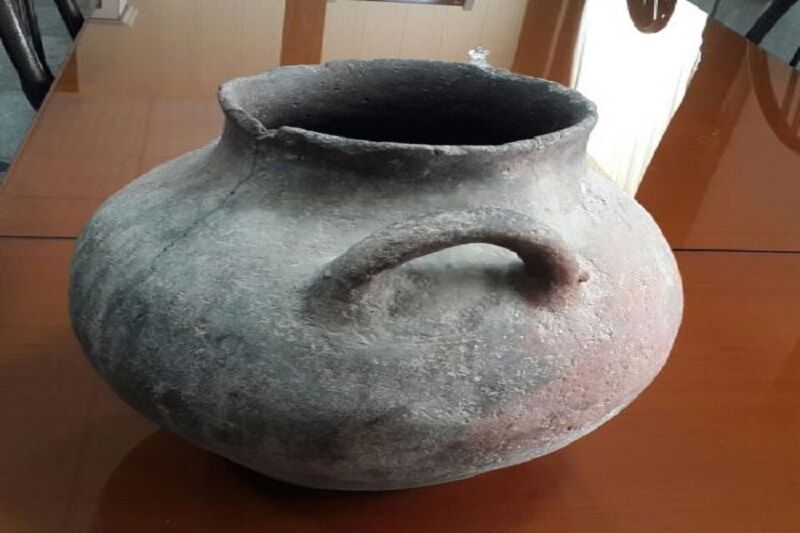 کشف خمره باستانی ۳ هزار ساله در شاهین دژ