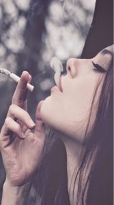 والپیپر دخترونه خفن سیگاری