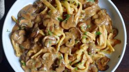 طرز-تهیه-پاستا-با-قارچ-خامه-ای
