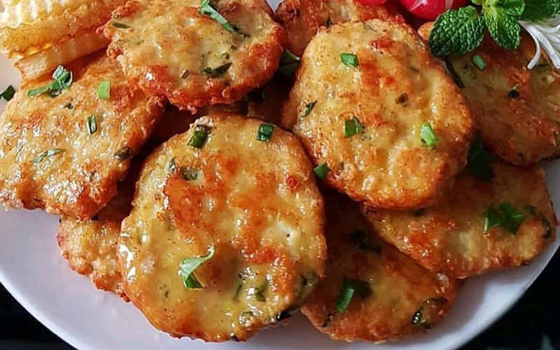 طرز تهیه کوکوی مرغ و پنیر