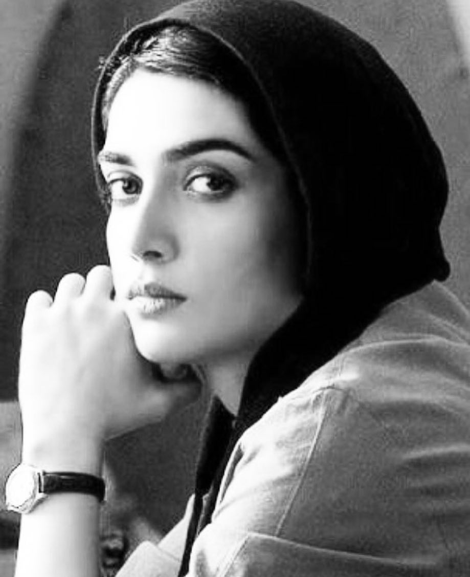 عکس نیم رخ لیلا زارع