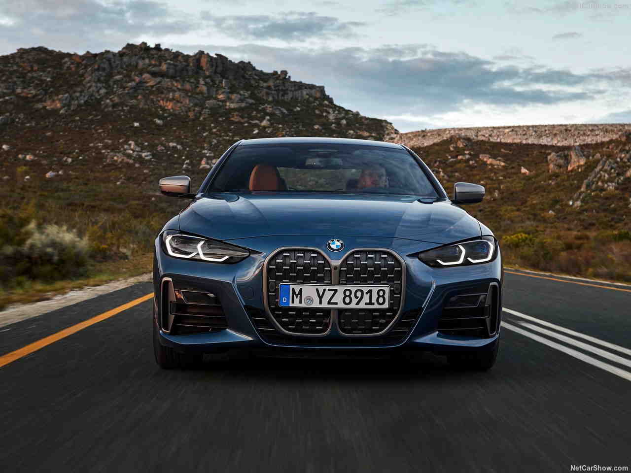 خودروی بی ام و BMW 2021 M440i Coupe از نمای جلو