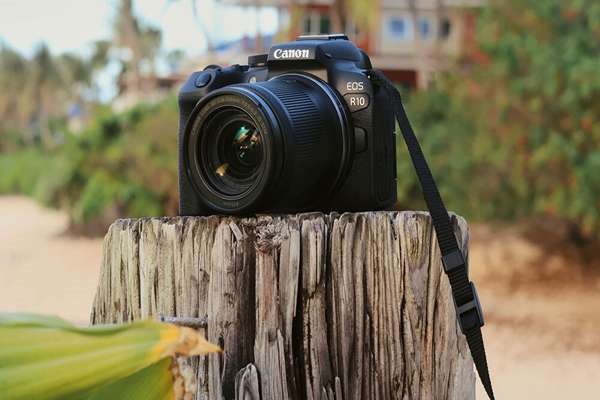 Canon EOS R10