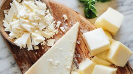 پنیر پارمزان برای چه غذاهایی استفاده می‌شود