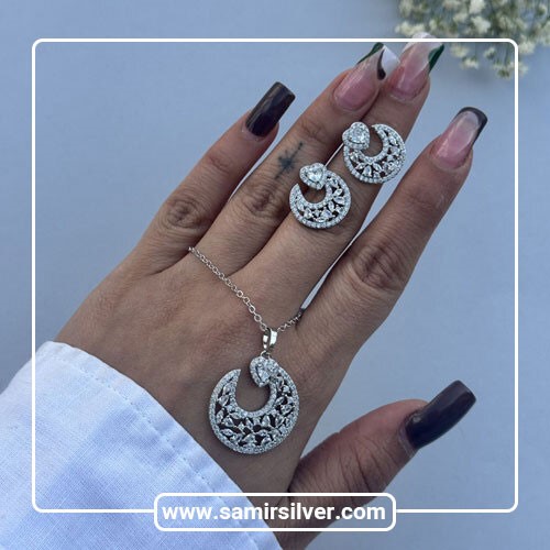 هماهنگی رنگ‌ ها در ست کردن اکسسوری‌ ها