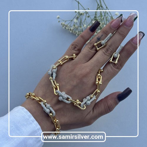 چگونه اکسسوری های زنانه را حرفه ای ست کنیم