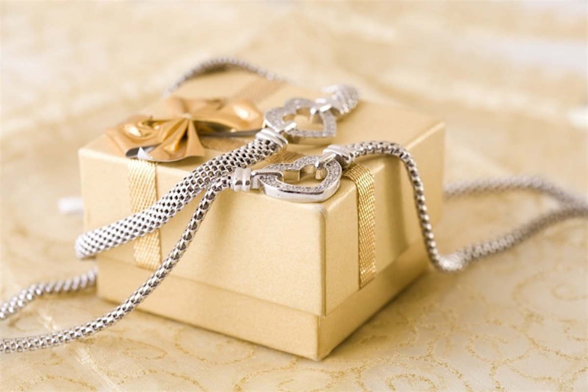 هدیه شیک دادن به دختر