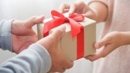 بهترین هدیه برای همسر زن